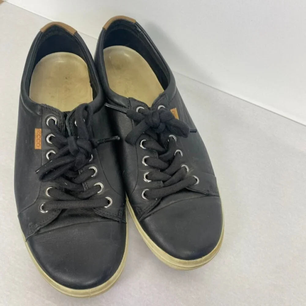 Ecco Black Leather Lace Up Sneakers
